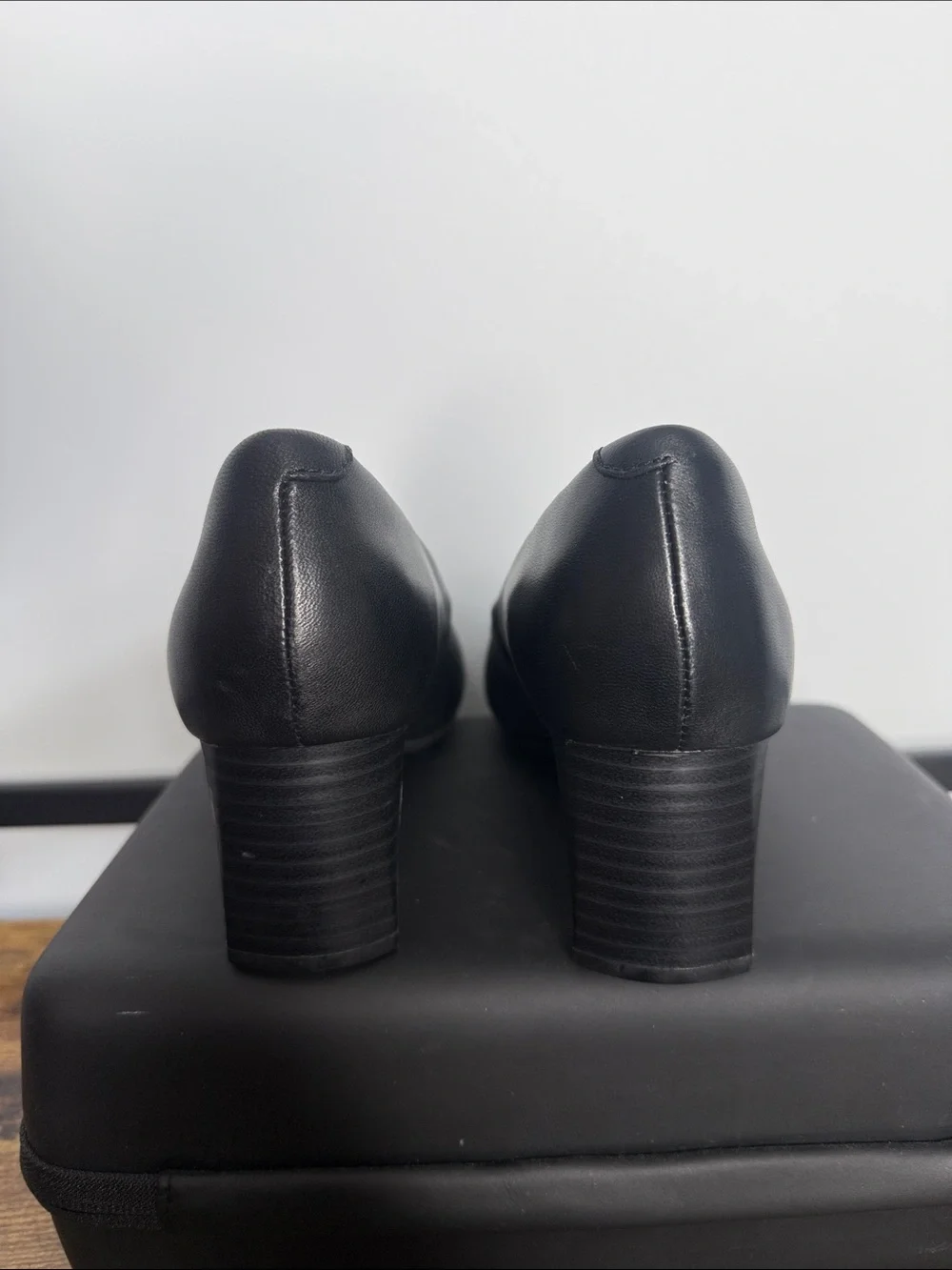 Clarks Kyndall Iris Pump in Black Leather Size 7.5